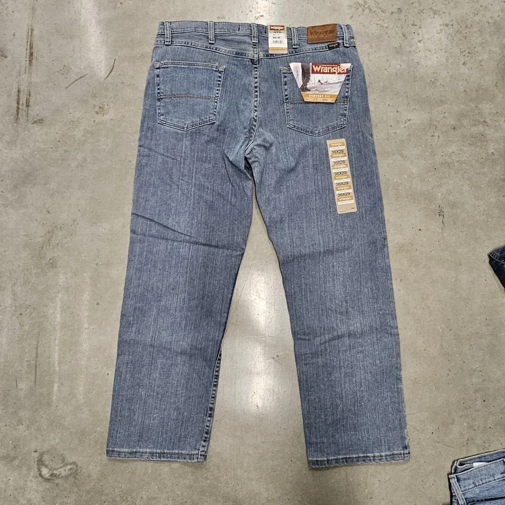 NWT Wrangler Rugged Men's Comfort Fit Jean 36x29 - Wrangler Authentics - Picture 7 of 8